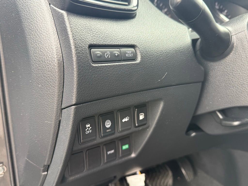 Used 2019 Nissan Rogue SV image 15