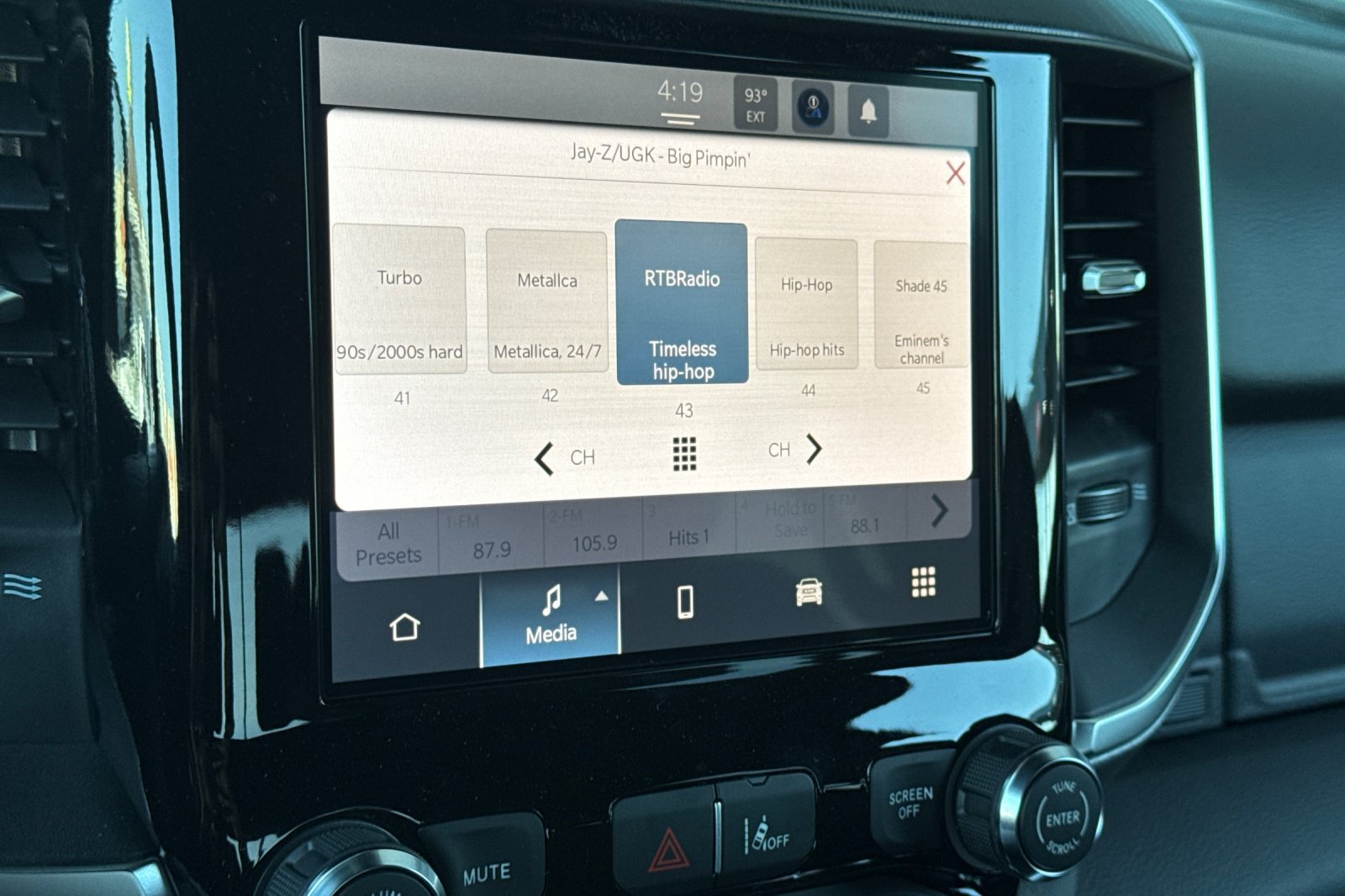 New 2027 RAM 1500 4x4 Crew Cab image 16