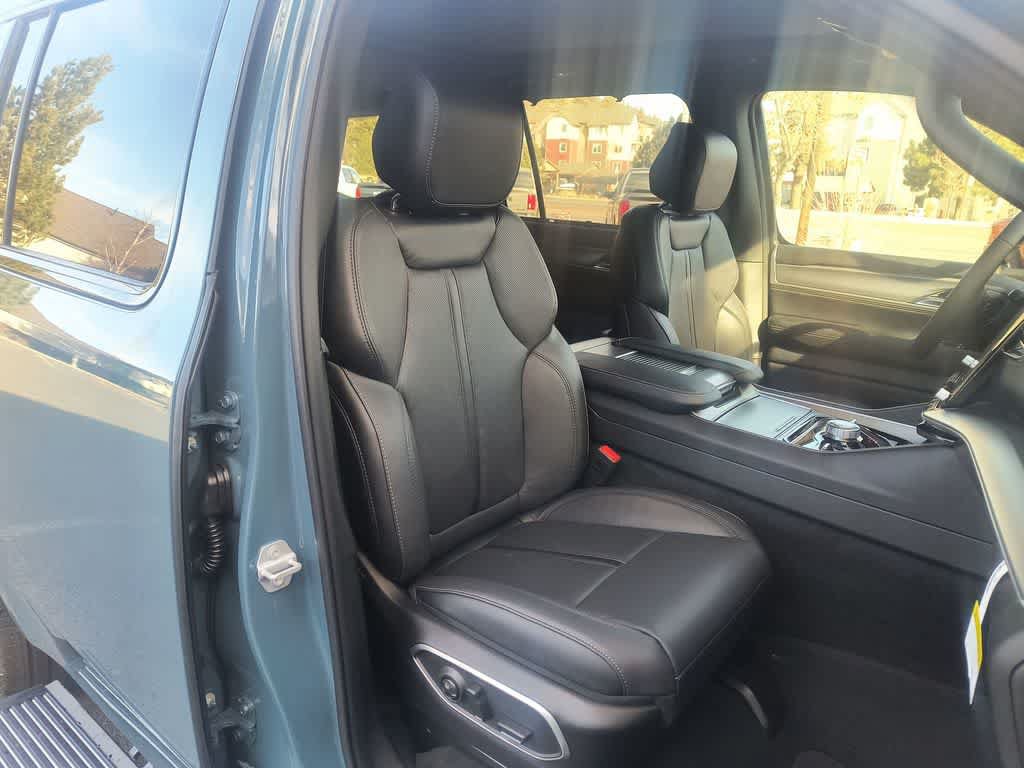 New 2026 Jeep Grand Wagoneer Limited AWD/4WD image 26