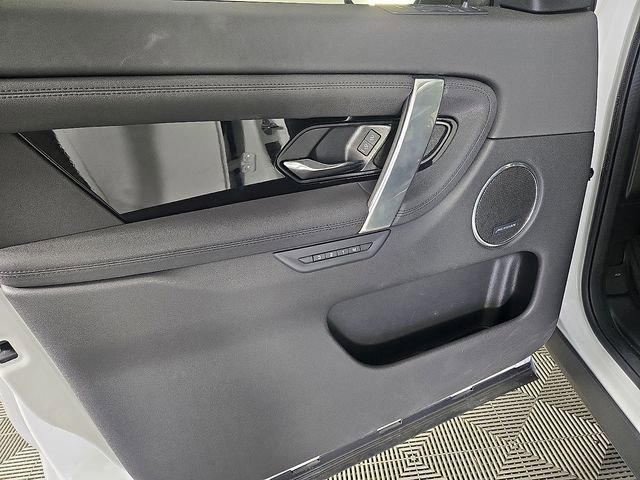 Used 2024 Land Rover Discovery Sport S image 13