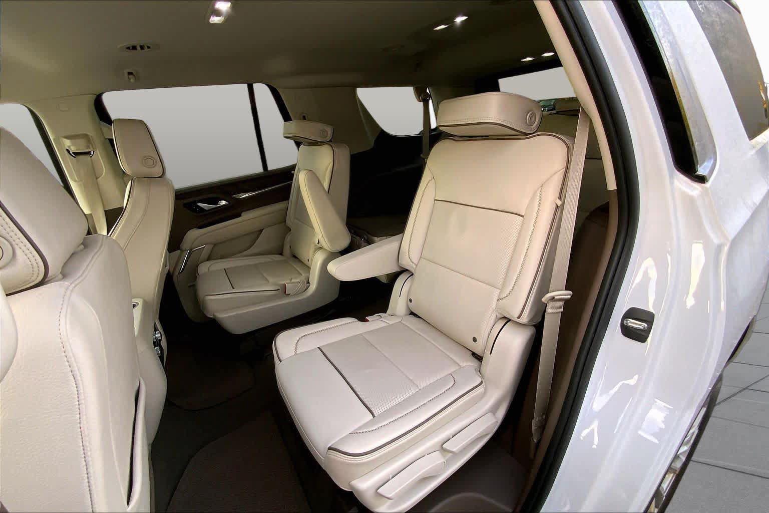 Used 2022 GMC Yukon Denali RWD image 17