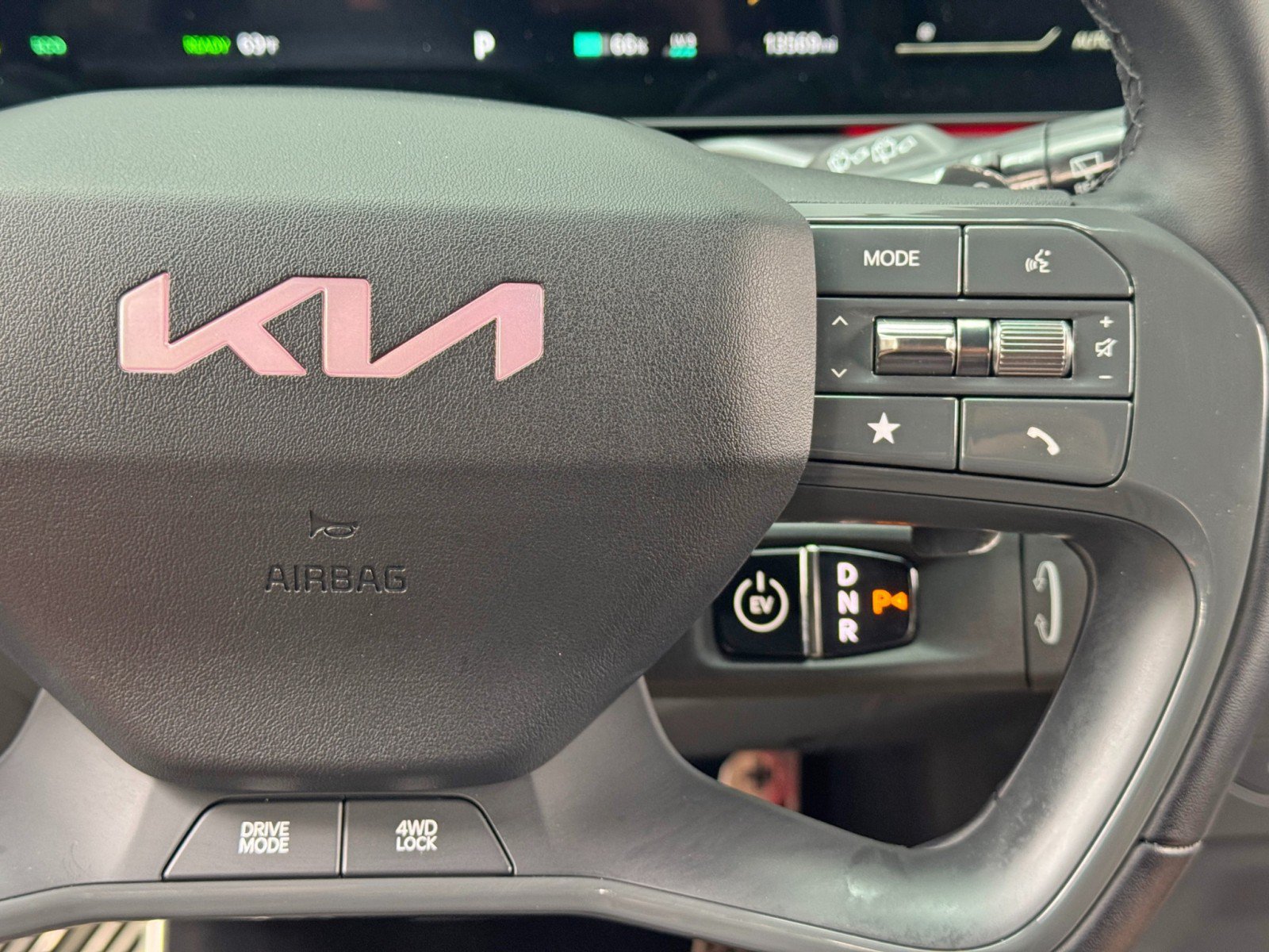 Used 2025 Kia EV9 GT-Line AWD/4WD image 25