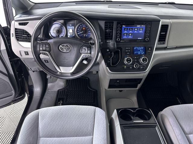 Used 2020 Toyota Sienna LE image 19
