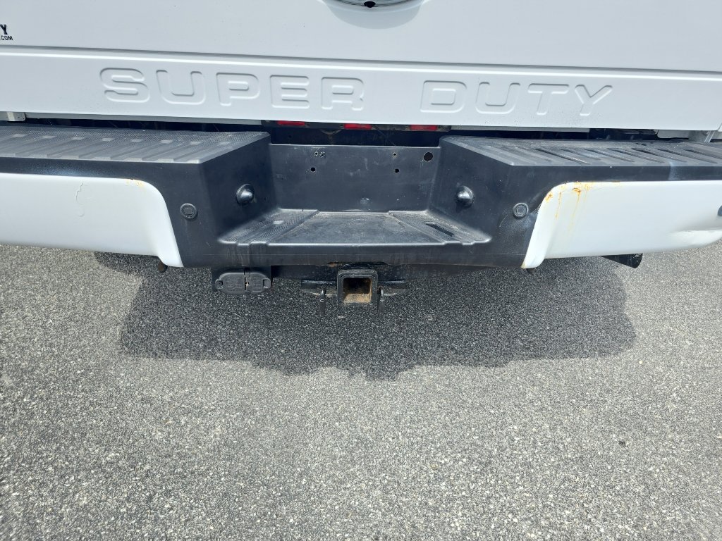 Used 2014 Ford F550 4x4 Crew Cab Super Duty w/ Lariat Interior Package image 30