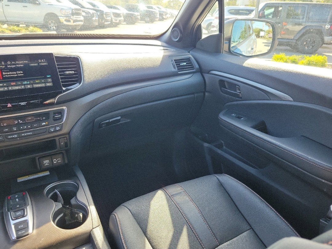 Used 2023 Honda Passport TrailSport image 18
