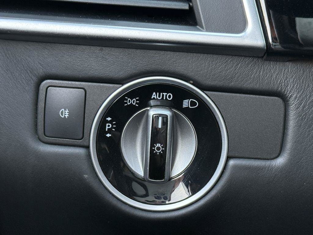 Used 2015 Mercedes-Benz GL 63 AMG 4MATIC image 36