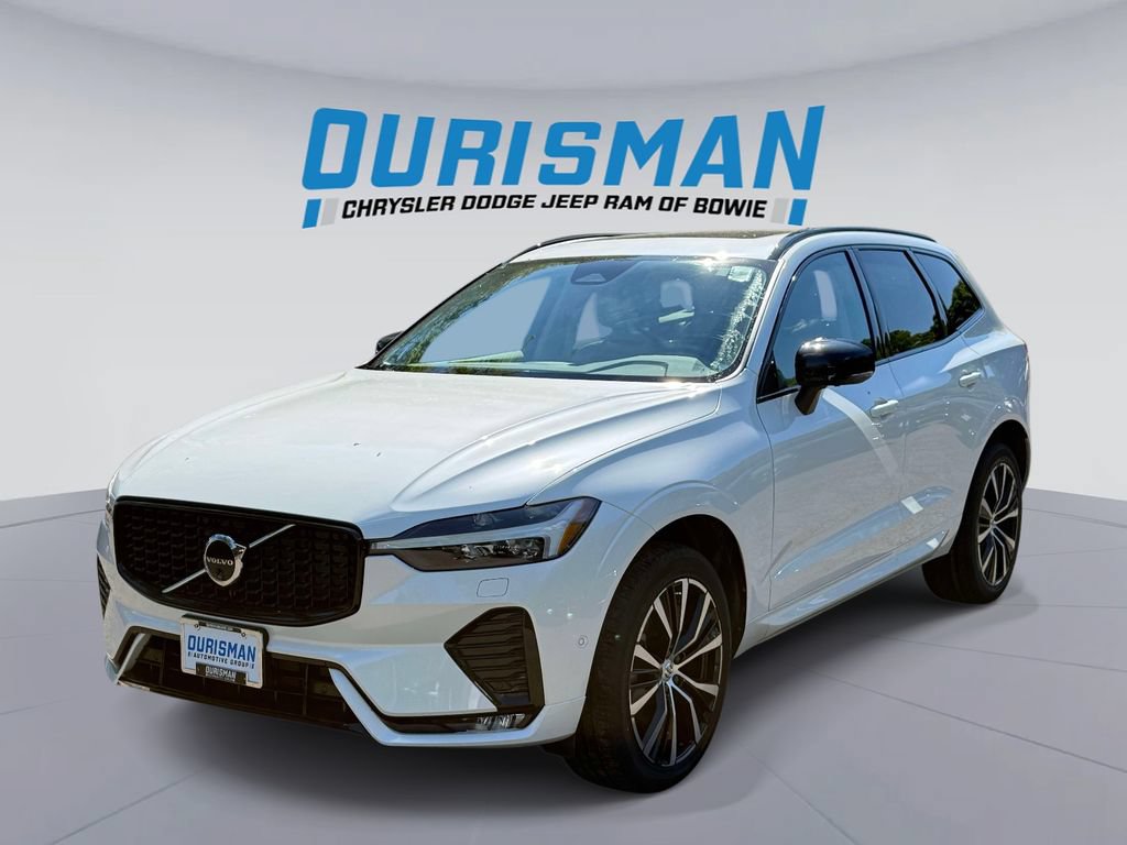 Used 2024 Volvo XC60 B5 Plus AWD/4WD image 5