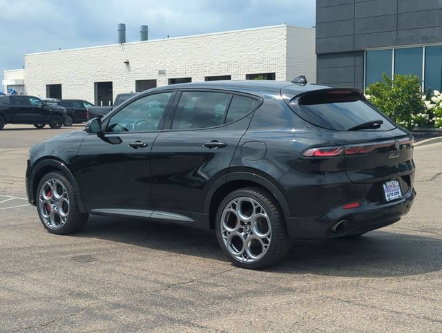 Used 2024 Alfa Romeo Tonale Veloce w/ Active Assist Package AWD/4WD image 5