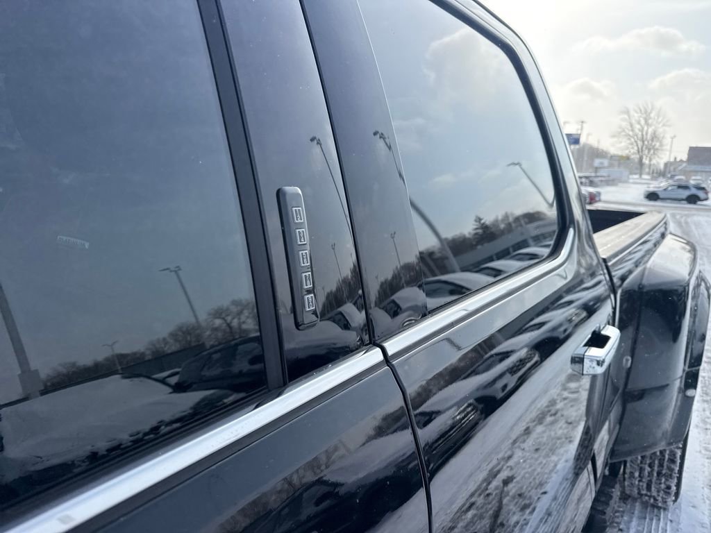 Used 2024 Ford F350 Platinum image 25