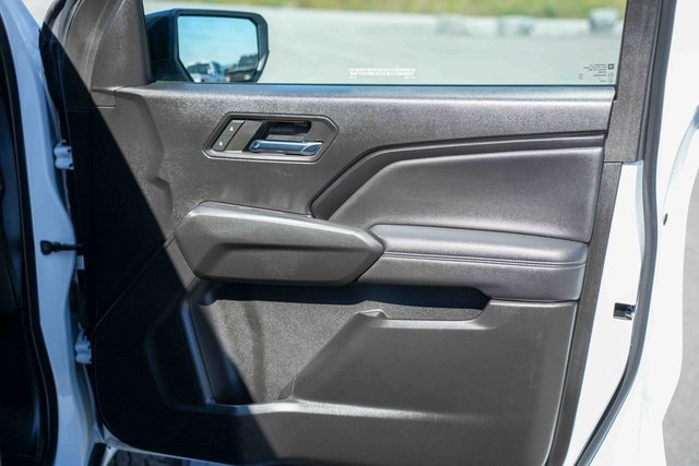 Used 2024 GMC Canyon Elevation image 17