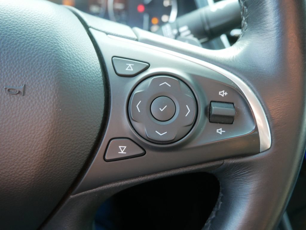 Used 2019 Buick LaCrosse Essence FWD image 18