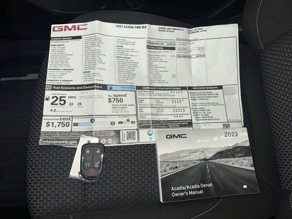 Certified 2023 GMC Acadia SLE w/ Driver Convenience Package image 4