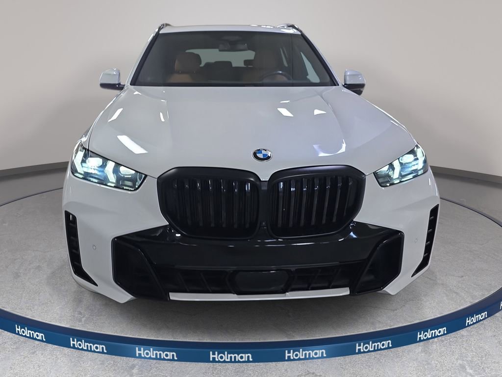 Used 2024 BMW X5 xDrive40i w/ M Sport Package AWD/4WD image 3
