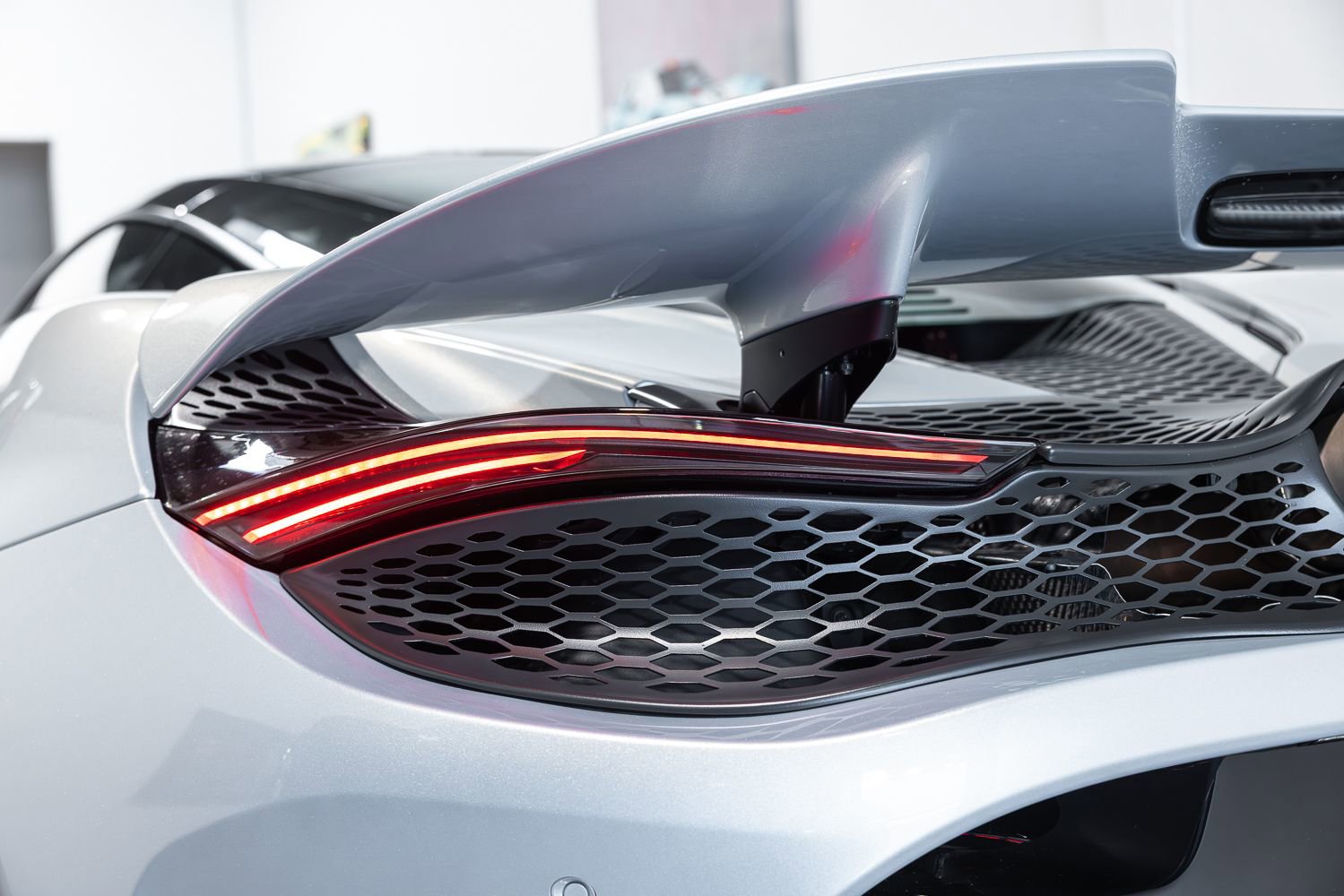 Used 2024 McLaren 750S image 19