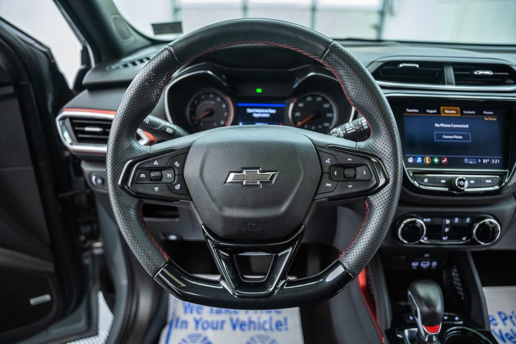 Used 2023 Chevrolet TrailBlazer RS w/ Sun and Liftgate Package FWD image 32