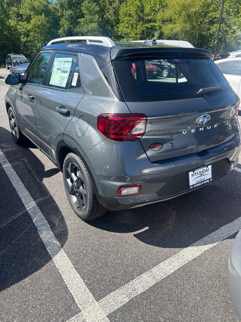 New 2026 Hyundai Venue SEL FWD image 7