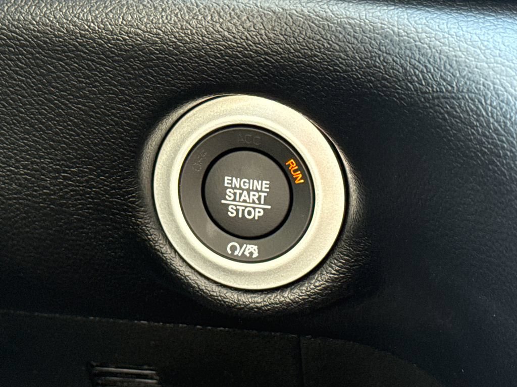 New 2027 Chrysler Pacifica Select FWD image 28