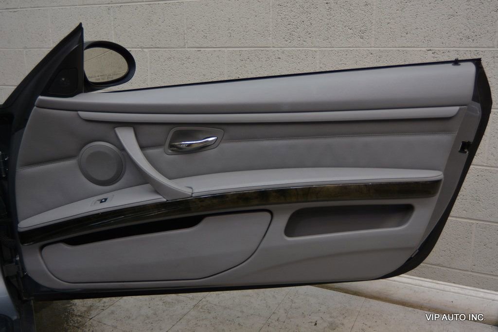 Used 2007 BMW 335i Convertible image 12
