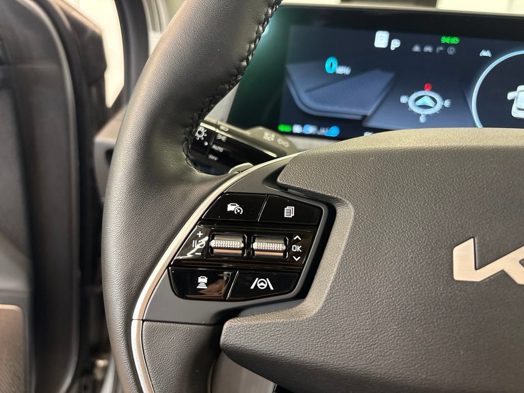 Certified 2024 Kia EV6 Wind AWD/4WD image 22