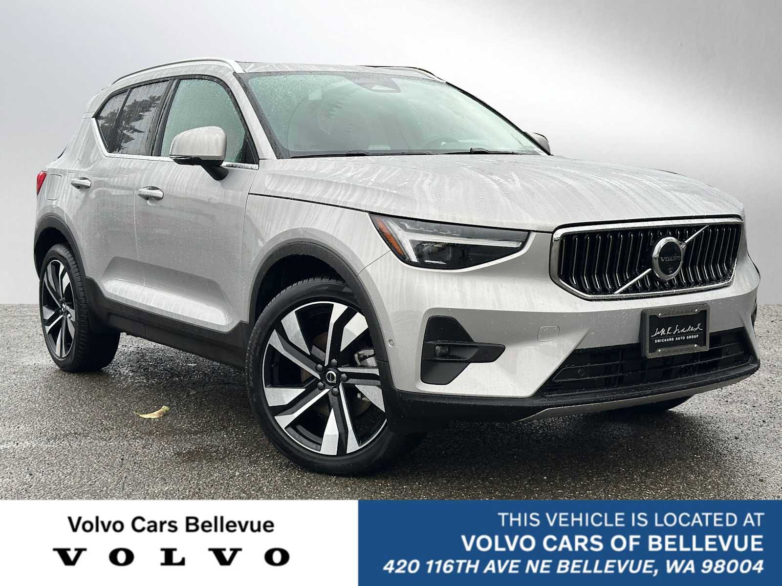 Used 2025 Volvo XC40 B5 Plus w/ Climate Package image 1