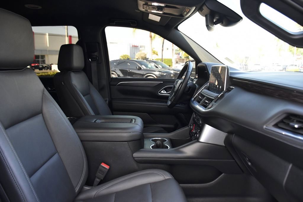 Used 2024 Chevrolet Suburban Z71 w/ Luxury Package image 30