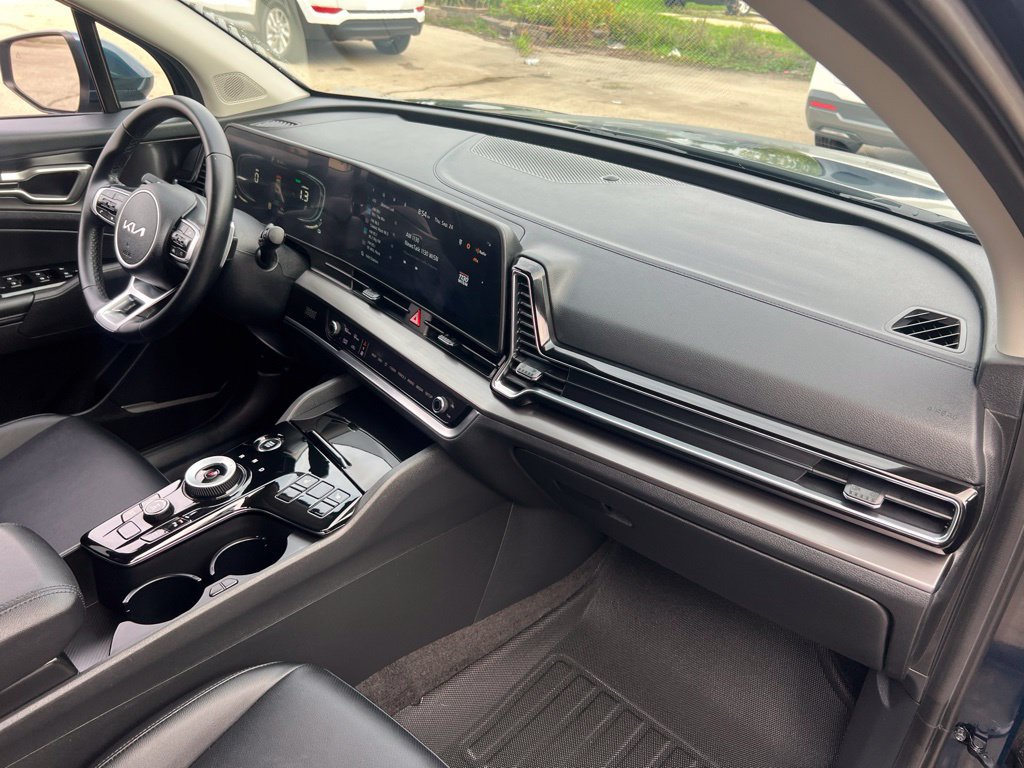 Certified 2025 Kia Sportage EX AWD/4WD image 20