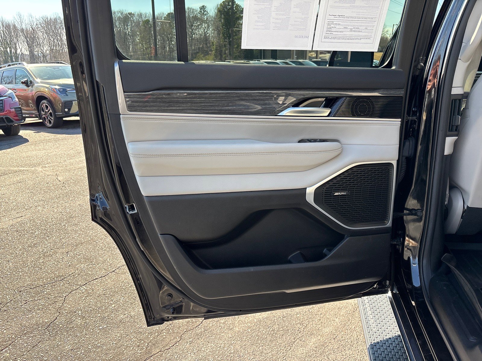 Used 2022 Jeep Wagoneer Series III w/ Flexible Seating Group image 32