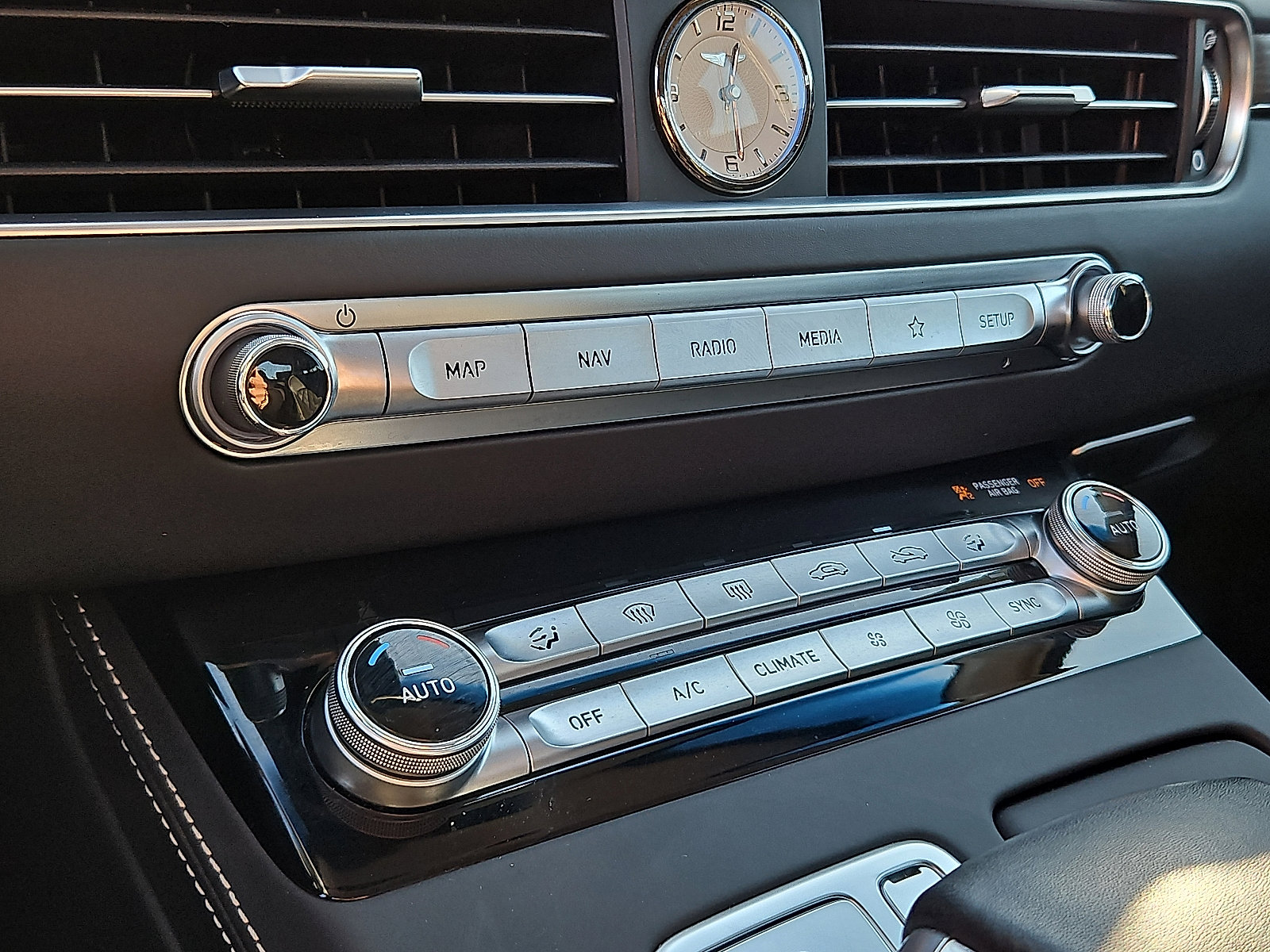 Used 2021 Genesis G90 3.3T Premium image 16