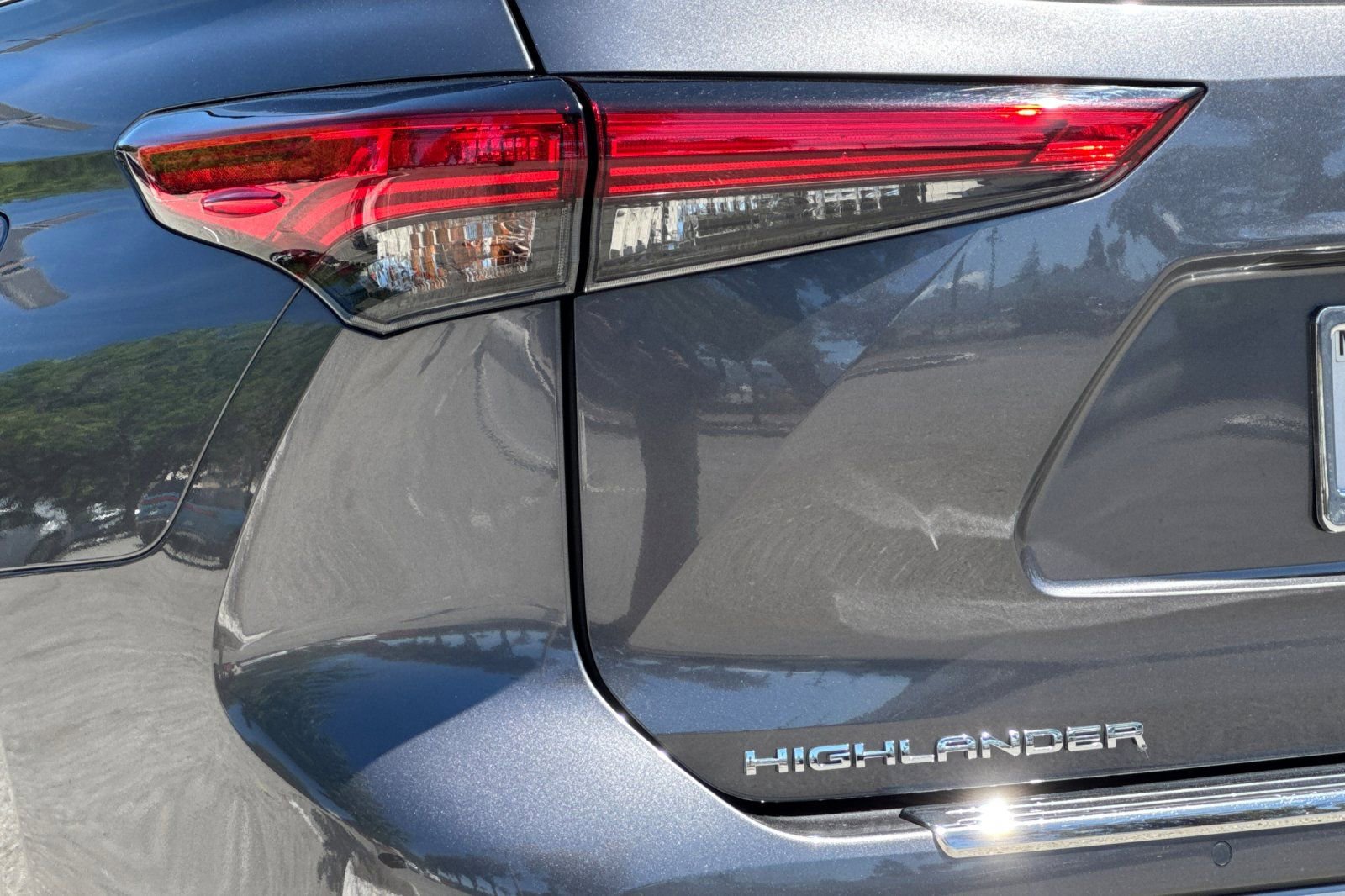 Used 2023 Toyota Highlander Platinum FWD image 28