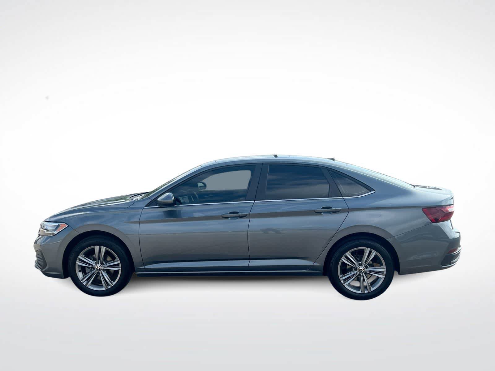 Used 2024 Volkswagen Jetta SE w/ Panoramic Sunroof Package FWD image 5