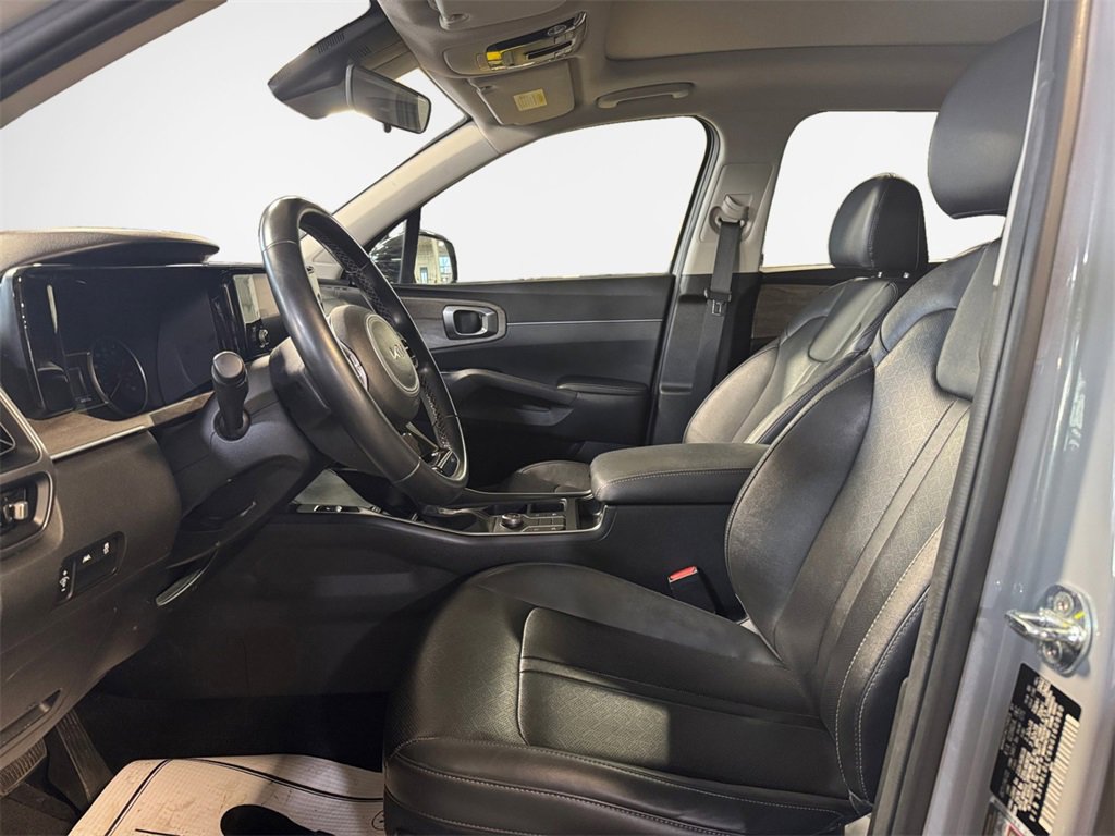 Certified 2022 Kia Sorento S w/ Panoramic Sunroof Package image 12
