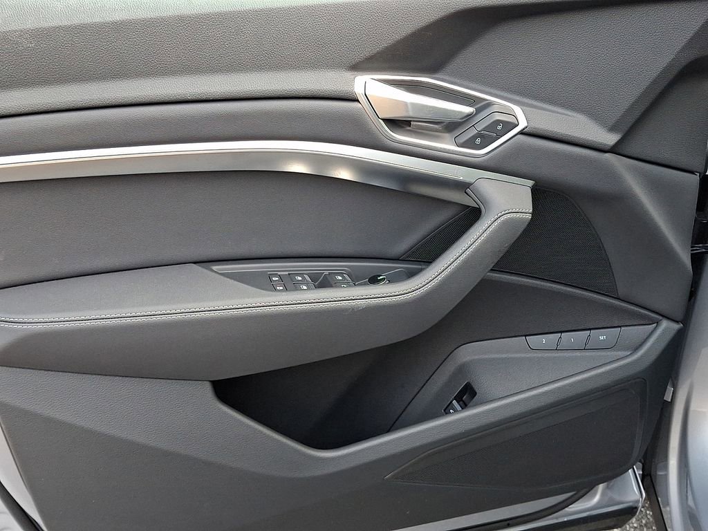 Used 2023 Audi e-tron Premium w/ Convenience Plus Package image 14