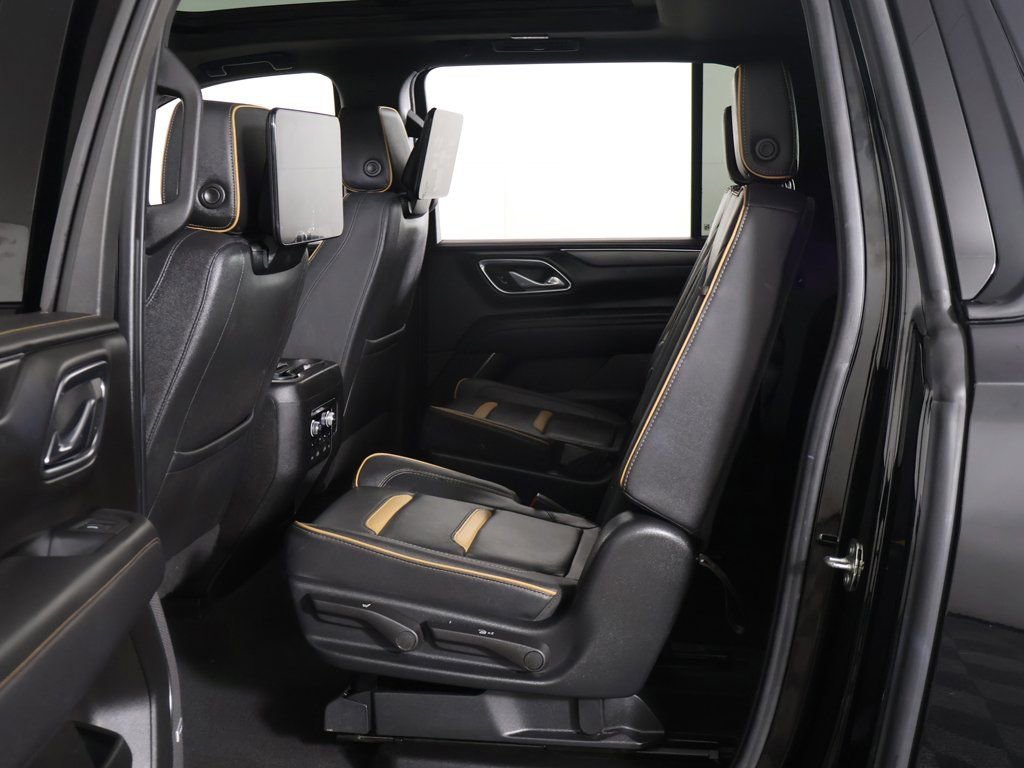 Used 2023 GMC Yukon XL AT4 w/ AT4 Premium Plus Package AWD/4WD image 38