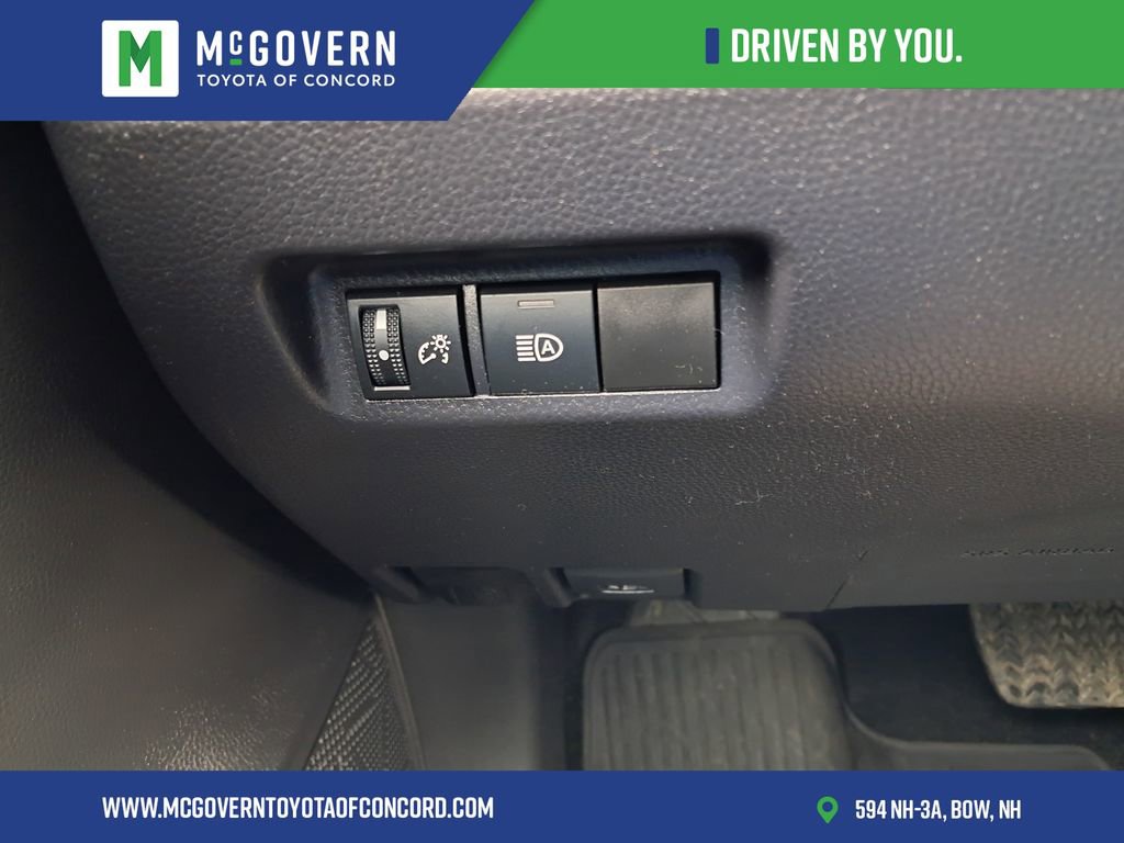 Used 2025 Toyota RAV4 LE image 32