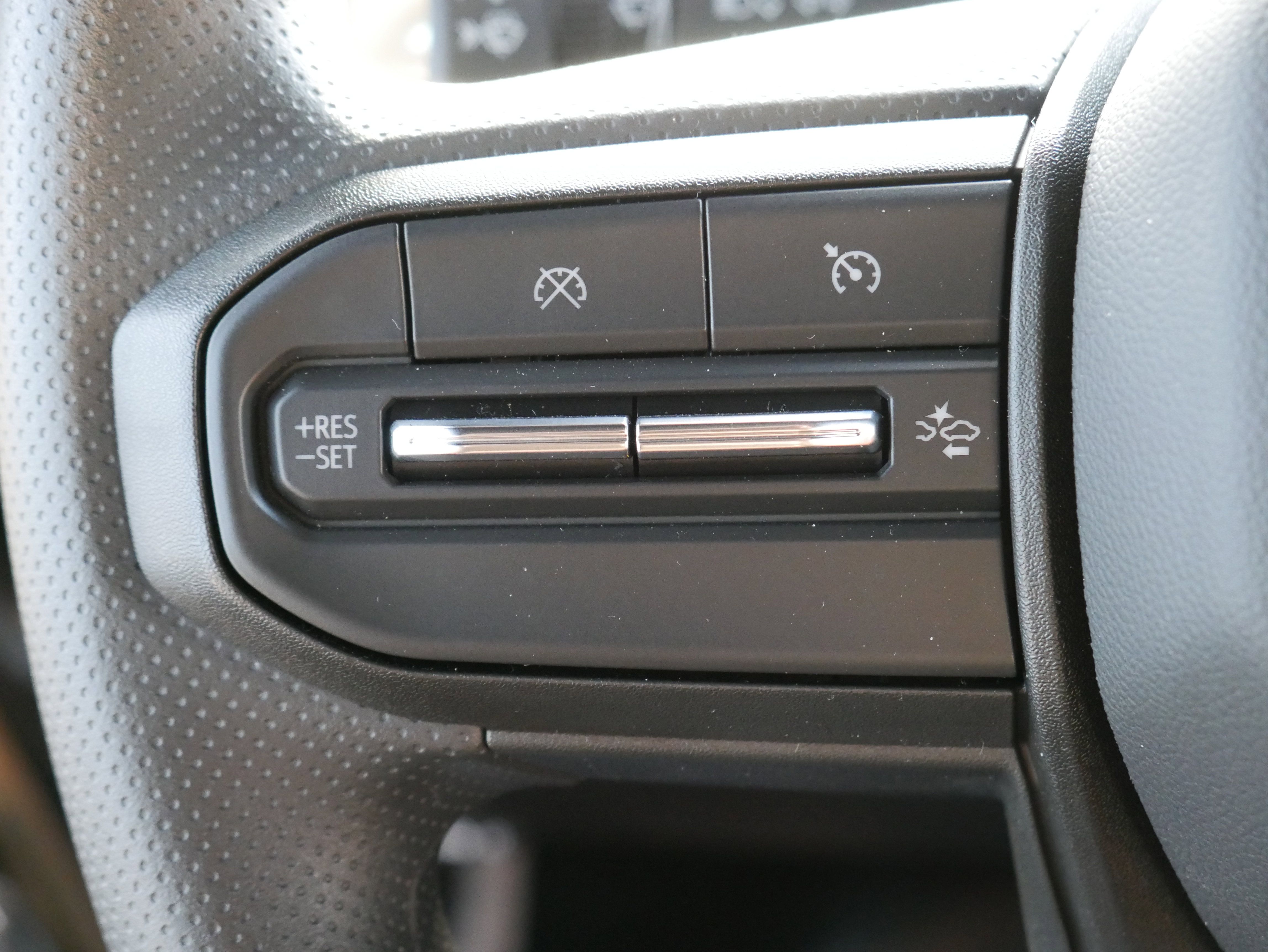 New 2025 Chevrolet Brightdrop 600 w/ Power Door Package image 25