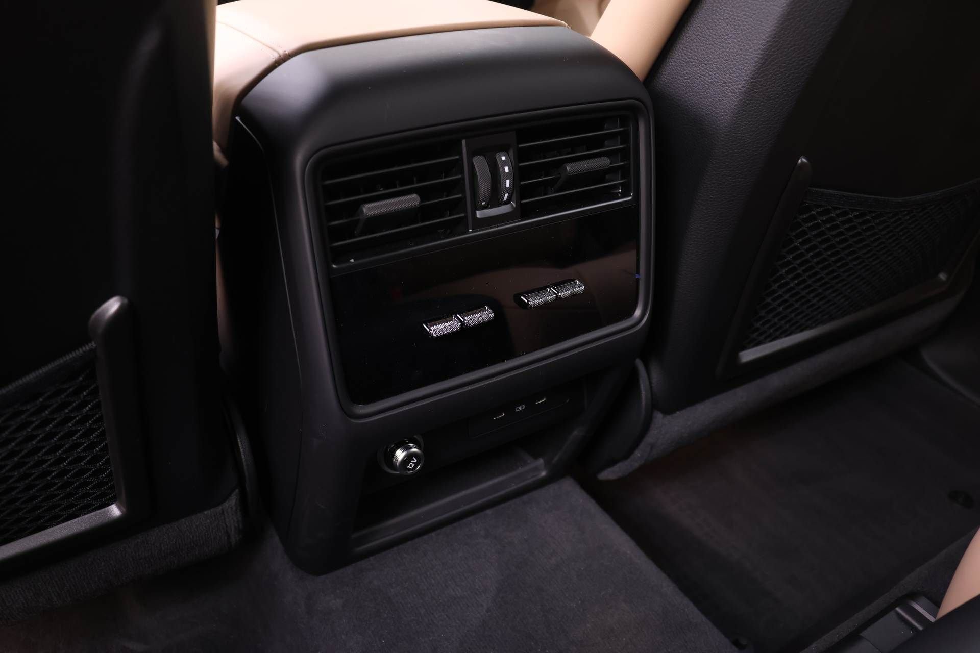 Certified 2025 Porsche Cayenne S image 18
