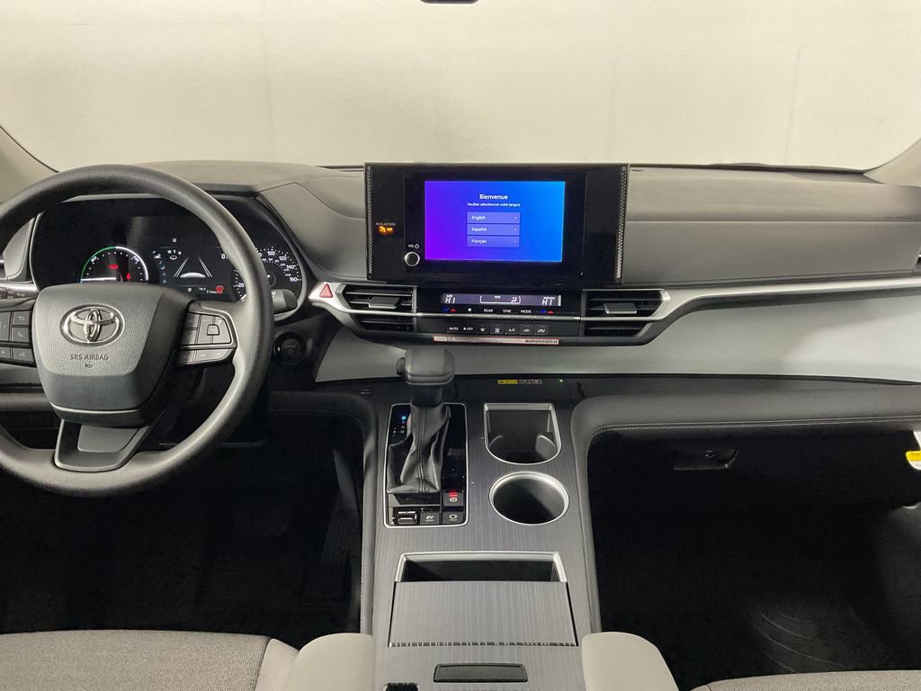 New 2026 Toyota Sienna LE image 14