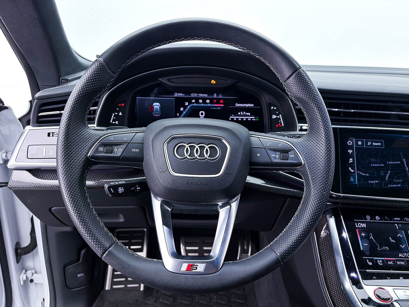 Used 2023 Audi SQ8 Prestige AWD/4WD image 32