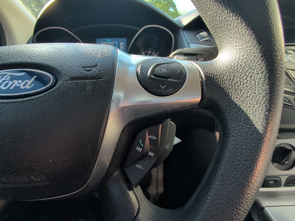 Used 2012 Ford Focus SE FWD image 18