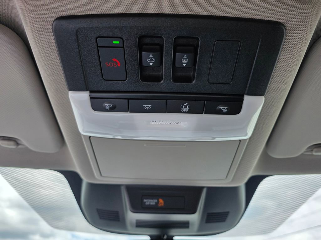 Used 2025 Nissan Rogue SL w/ Tech Package AWD/4WD image 29