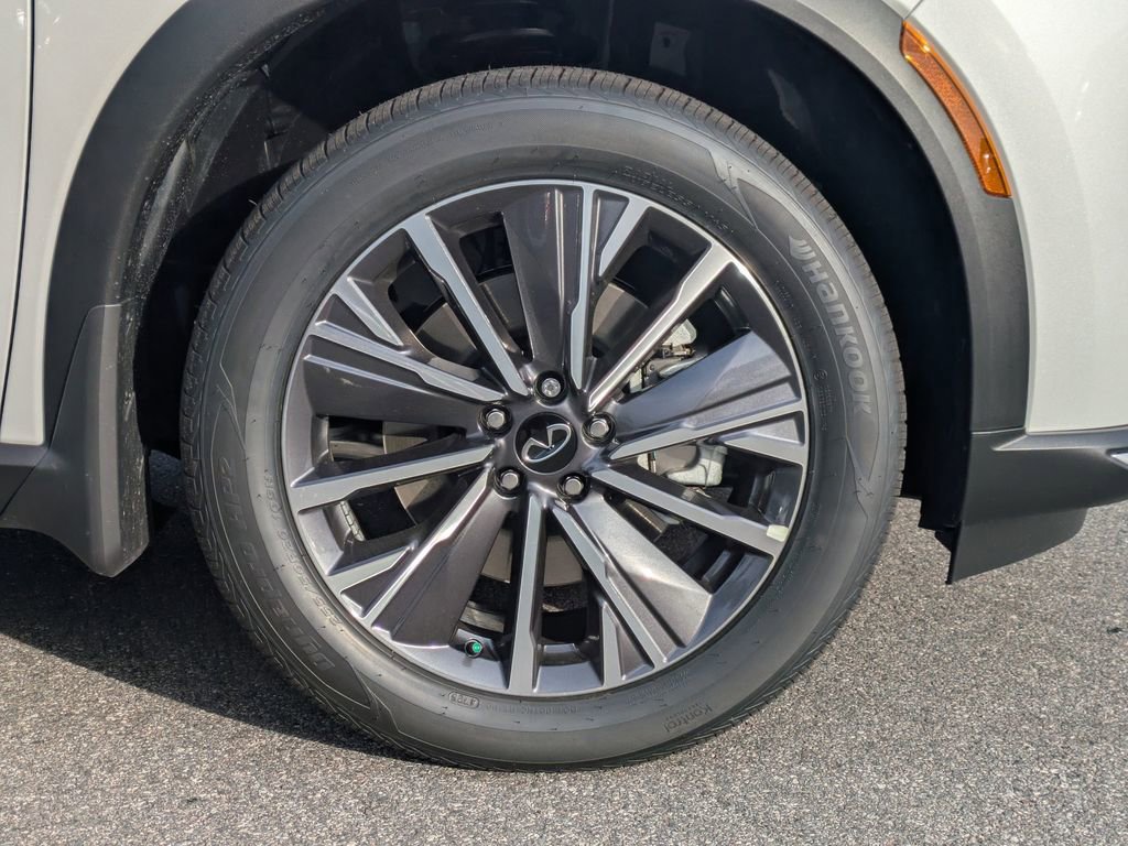New 2026 INFINITI QX60 Luxe w/ Cargo Package FWD image 10