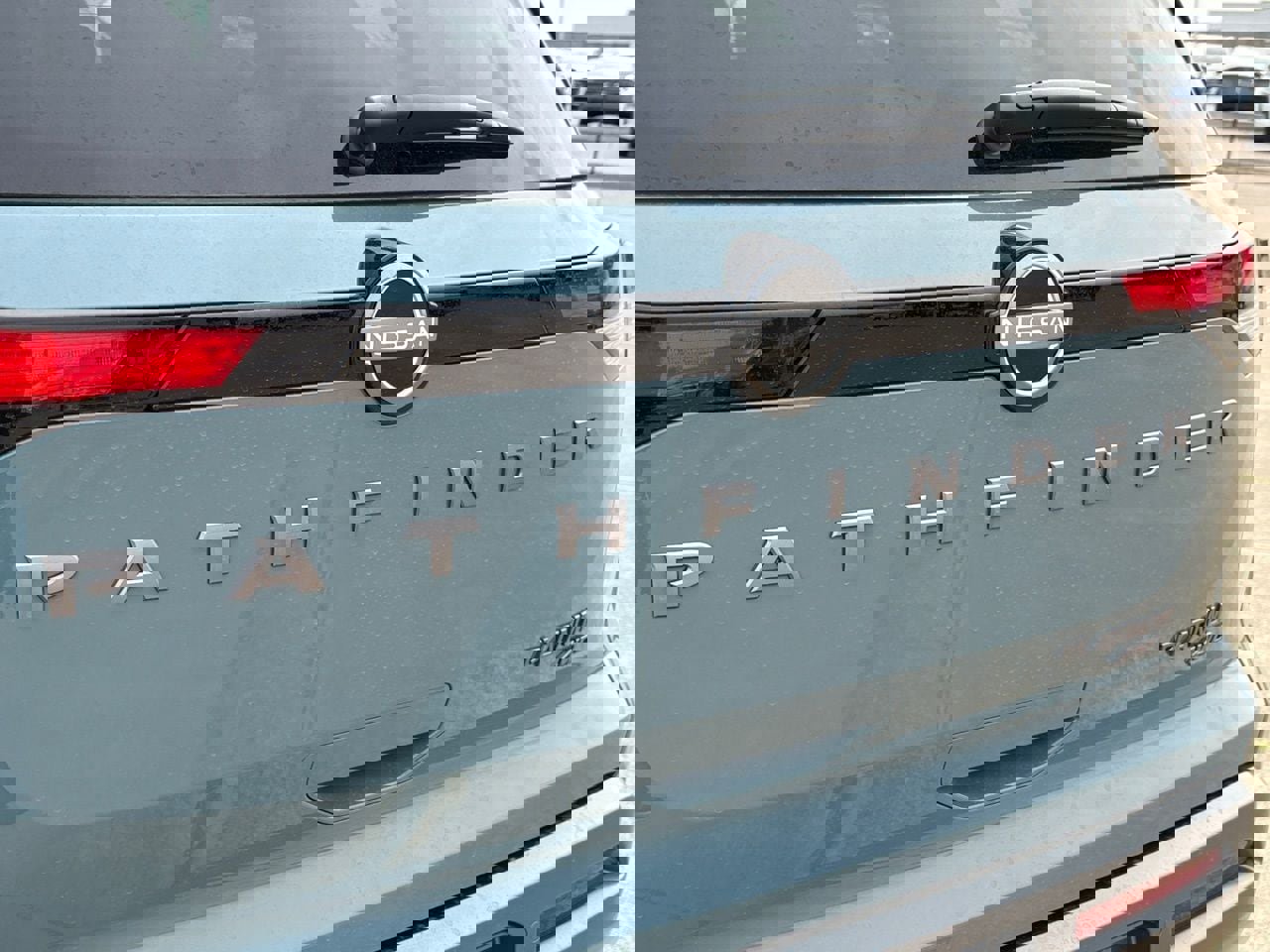 New 2026 Nissan Pathfinder Platinum image 6