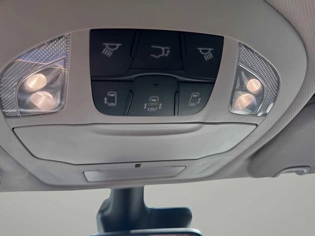 Used 2024 Chrysler Pacifica Touring-L image 26