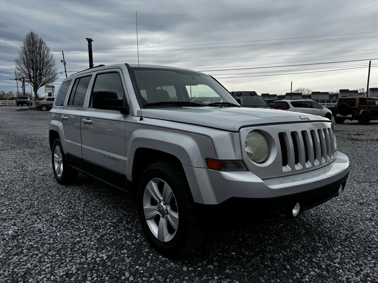 Used 2011 Jeep Patriot Latitude AWD/4WD image 3