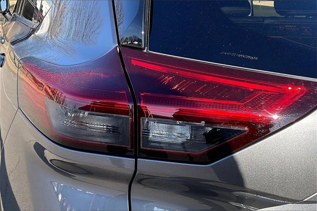 Certified 2025 Nissan Rogue SL w/ SL Premium Package image 28