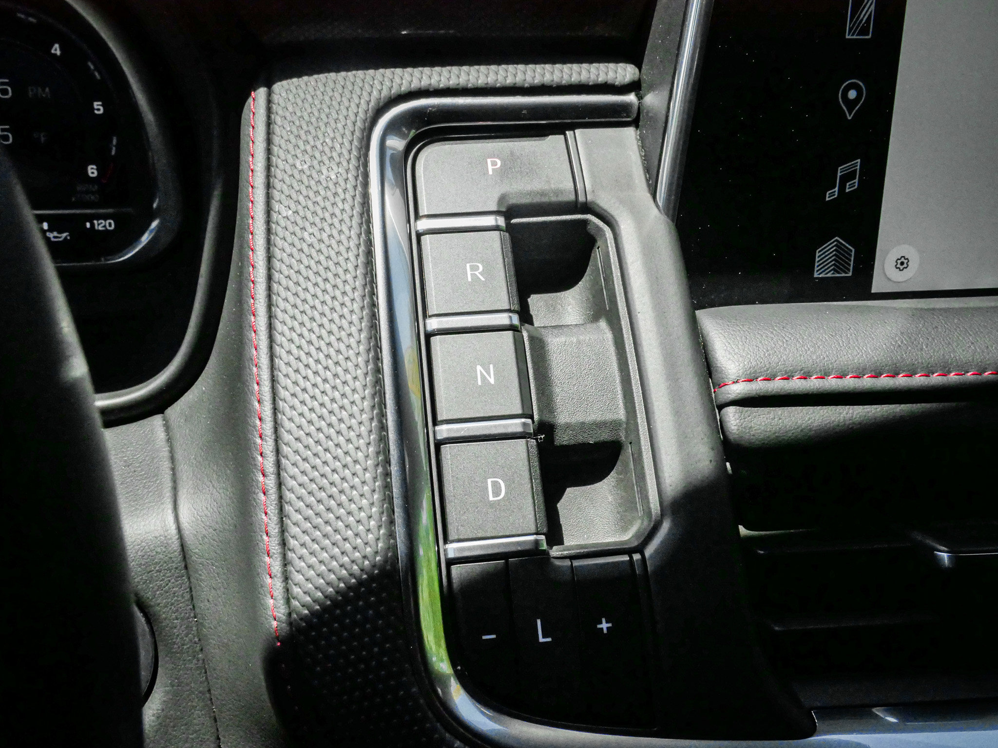 Used 2024 Chevrolet Suburban RST RWD image 26