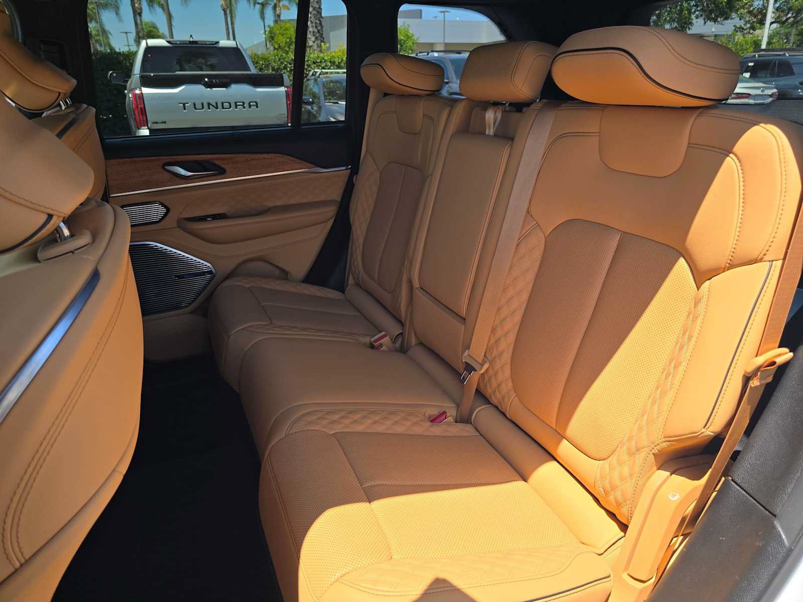 Used 2022 Jeep Grand Cherokee Summit AWD/4WD image 19