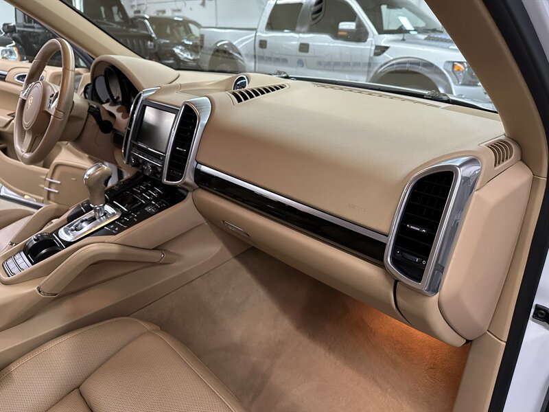 Used 2014 Porsche Cayenne AWD/4WD image 39
