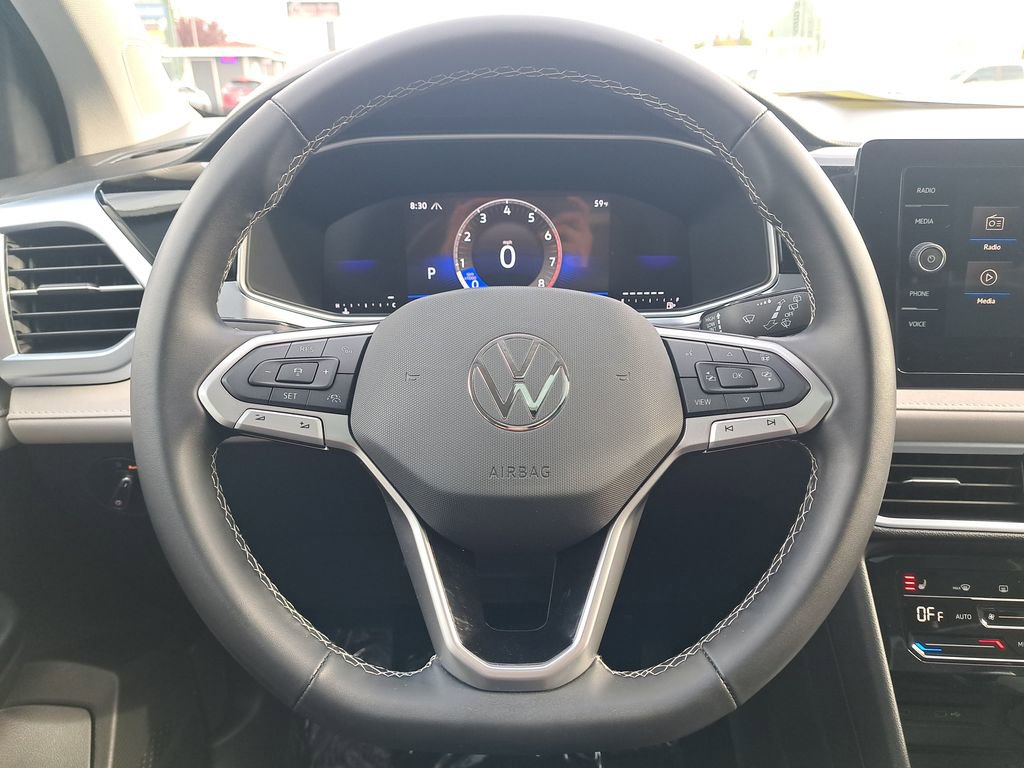 Used 2025 Volkswagen Taos SE AWD/4WD image 19