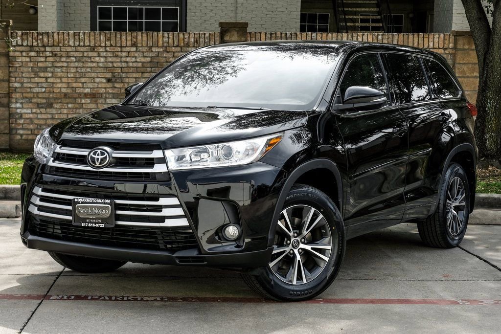 Used 2017 Toyota Highlander Plus image 11